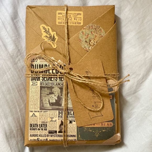 mystery books: with wrapping and other add ons - Picture 2 of 3